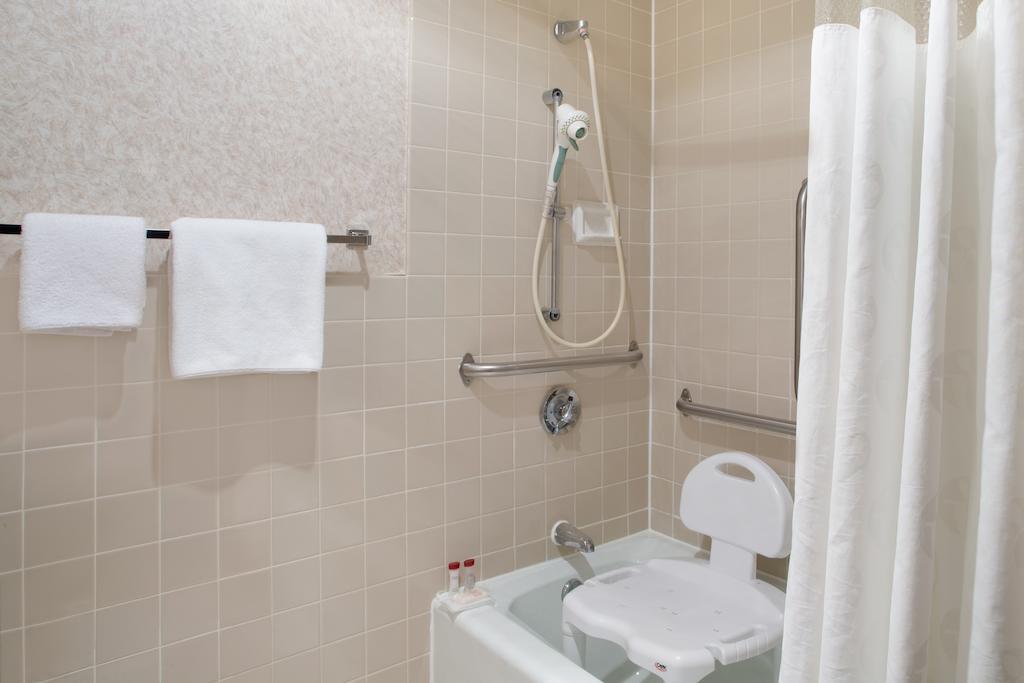 Best Western Plus Executive Residency Waterloo & Cedar Falls Екстер'єр фото