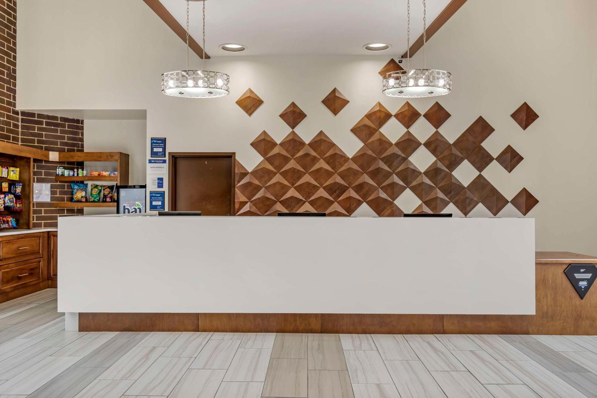 Best Western Plus Executive Residency Waterloo & Cedar Falls Екстер'єр фото