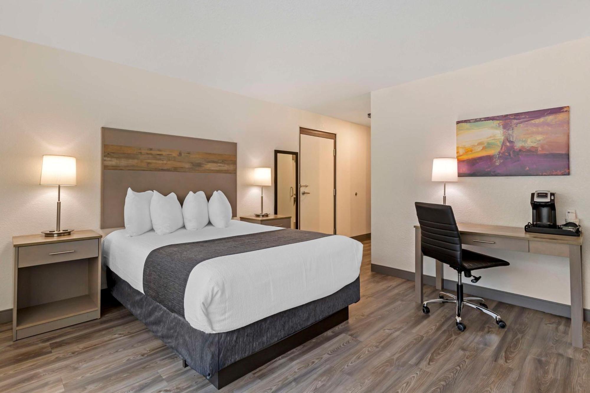 Best Western Plus Executive Residency Waterloo & Cedar Falls Екстер'єр фото